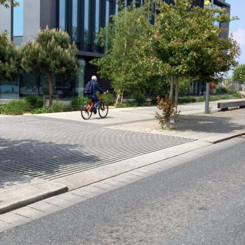Entry Kerb 400