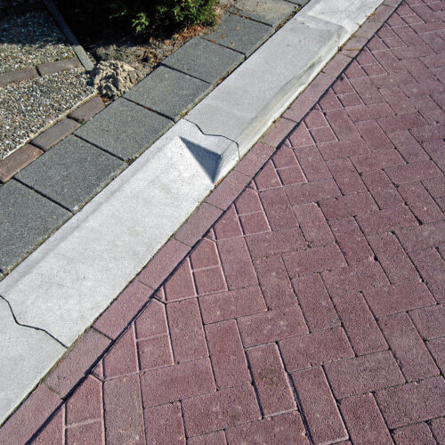 Entry Kerb 280-300